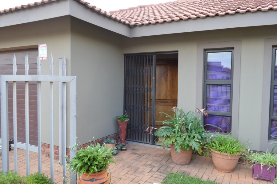 2 Bedroom Property for Sale in Flamwood North West